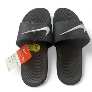 nike sandals size 5c